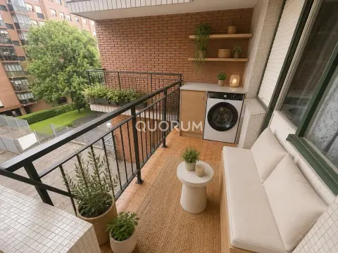 Piso De 3 Habitaciones En Txurdinaga.