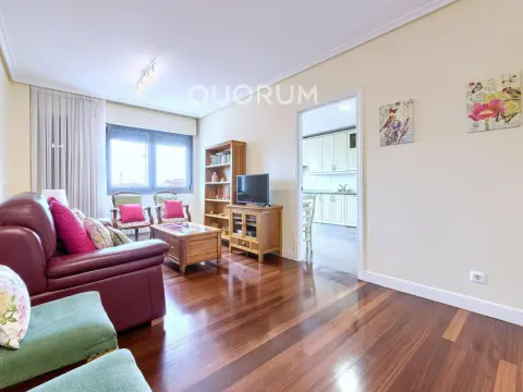 Se Vende Precioso Piso En El Centro De Barakaldo Con 3 Habitaciones 2 Baños Garaje y Trastero Directo