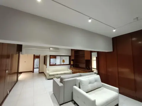 Oficina en venta en Sabino Arana, acceso independiente