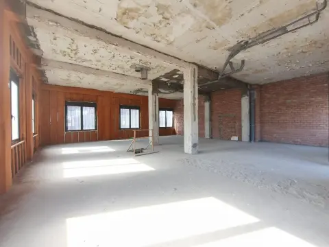 Se Vende Local Comercial Zona Urban Galindo De 260m 2 En 2 Plantas.