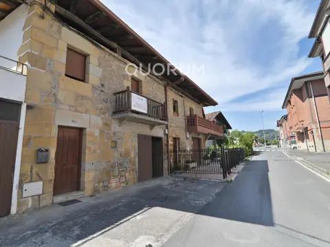 Casa Adosada En Larrabetzu