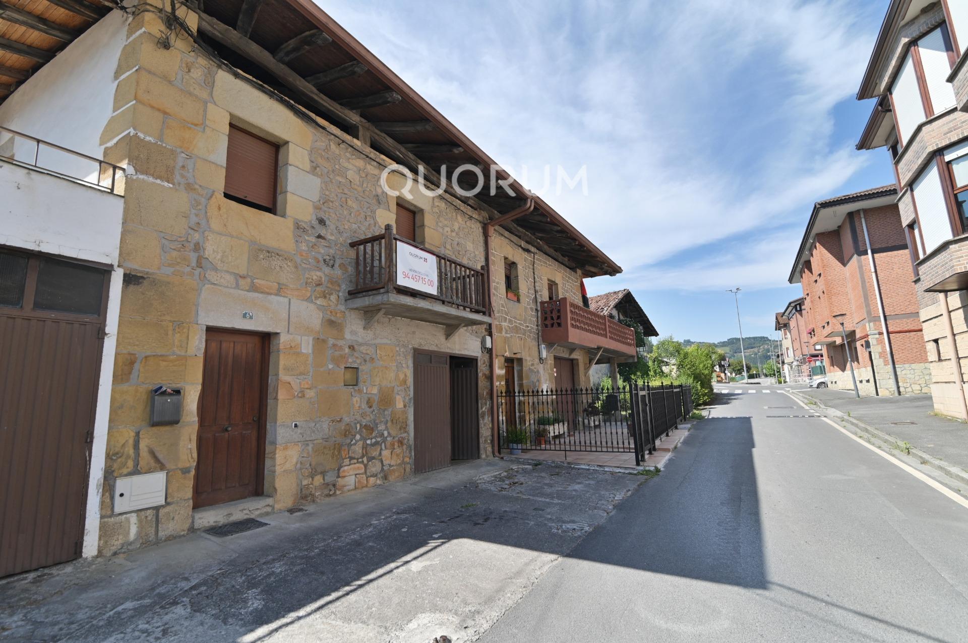 Casa Adosada En Larrabetzu