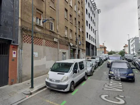Gran local comercial en dos plantas en Miribilla