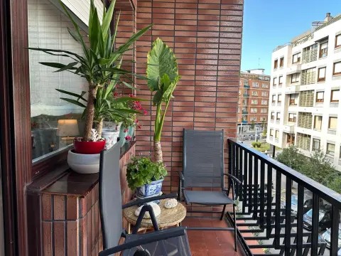 EXCELENTE VIVIENDA EN EL CENTRO DE LAS ARENAS