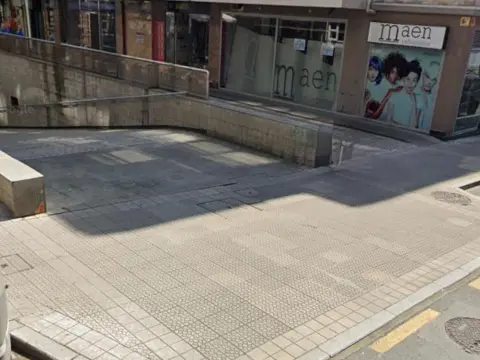 GARAJE EN LAS ARENAS CENTRO