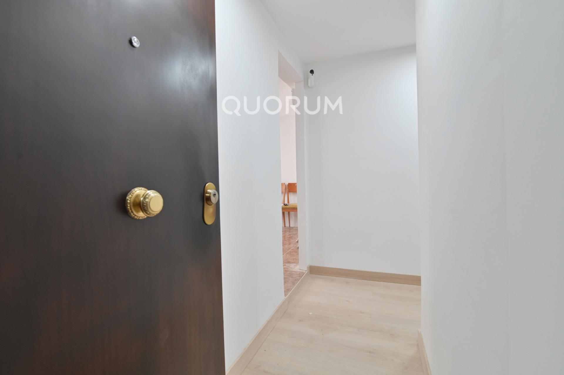 Piso Reformado Sin Amueblar de 3 Habitaciones