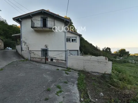 Se Vende Casa En Kobaron Con Preciosas Vistas Al Mar Para Reformar A Tu Gusto