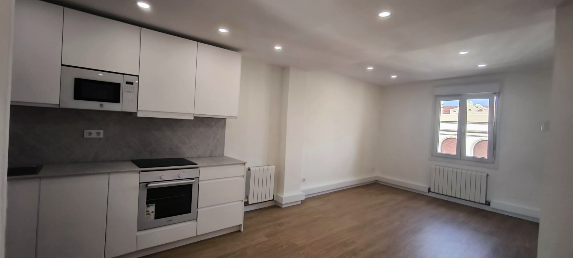 Se Vende Preciosa Vivienda En La Herriko Plaza De 3 Habitaciones Y 2 Baños Completos