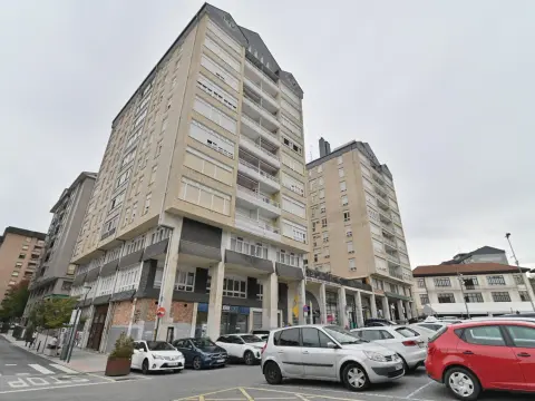 Piso En EL Centro Con Ascensor Cota 0 De 4 Habitaciones Con Garaje Directo Y Camarote