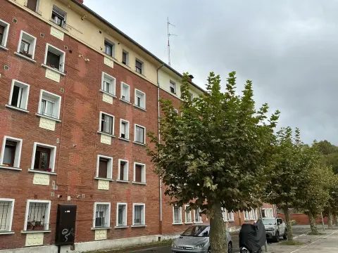 Piso De 2 Habitaciones En Zona Tranquila En Arkotxa