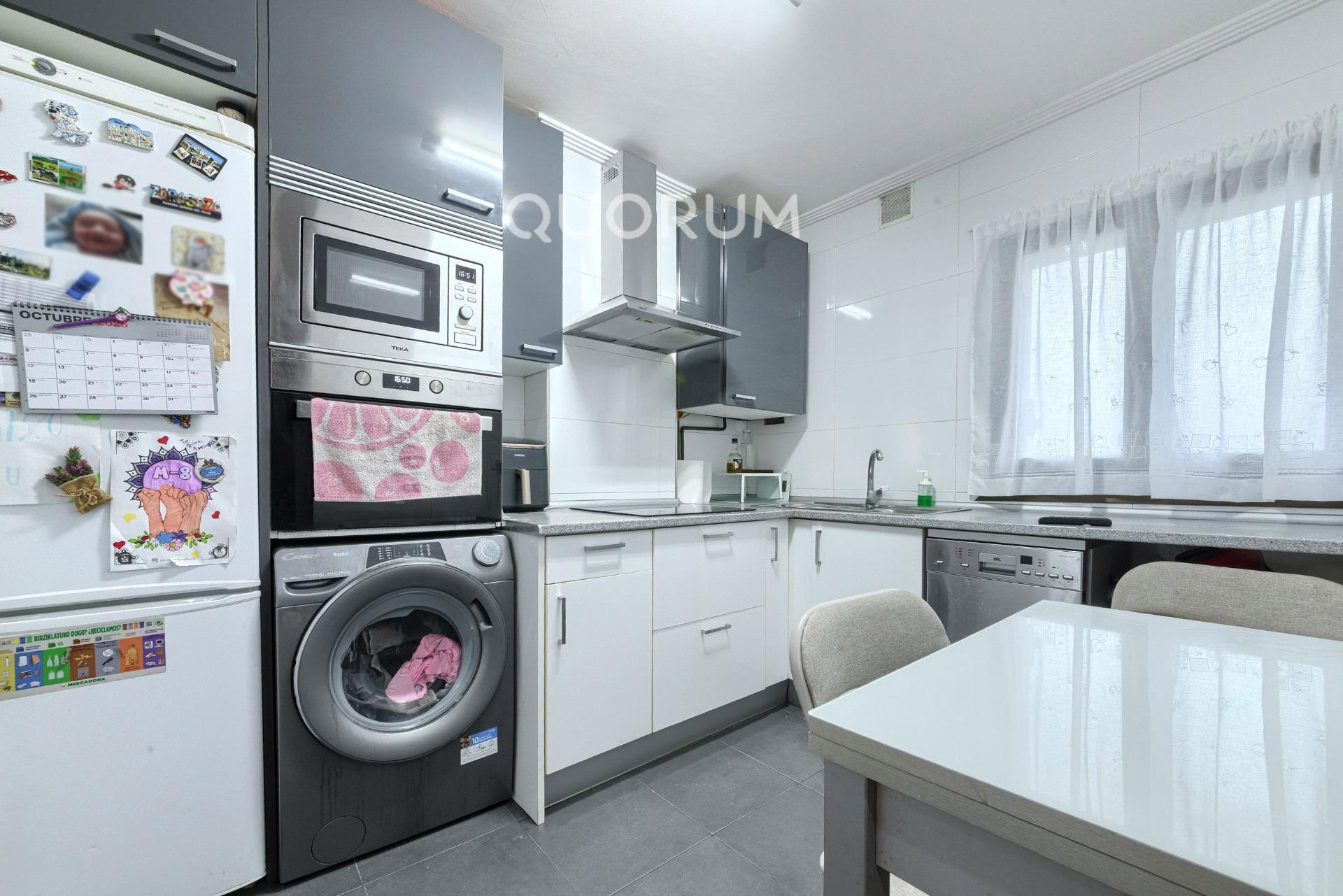 Precioso Piso Para Entrar a Vivir De 2 Dormitorios Con C/Gas Natural En Zona Arkotxa