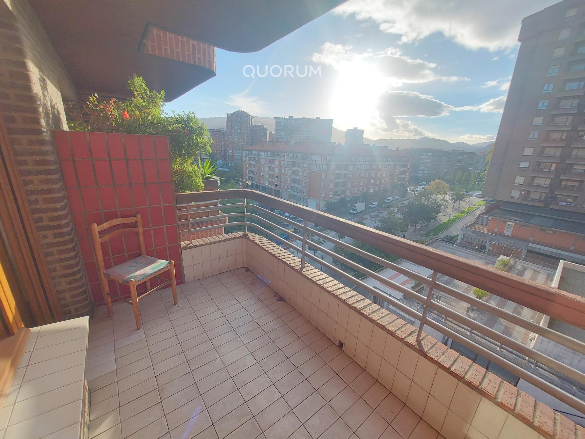 Piso De 3 Habitaciones Y 2 Baños Con Garaje Y Trastero Directo