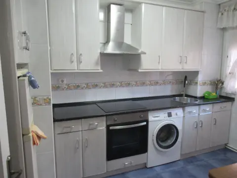 Piso Céntrico Con Ascensor Cota 0 De 3 Habitaciones