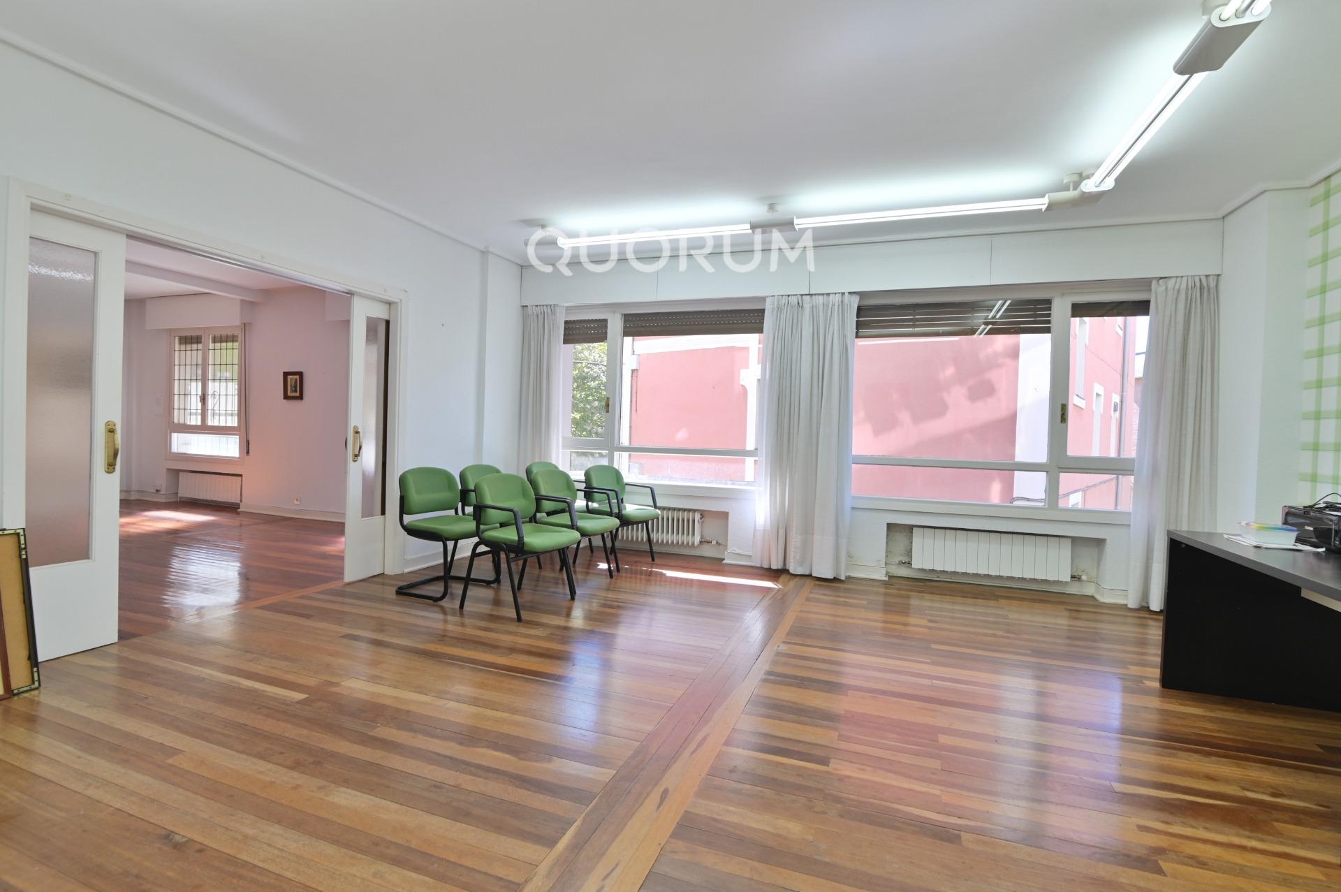 VIVIENDA EN AVENIDA BASAGOITI CON MUCHAS POSIBILIDADES